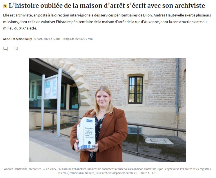 Alumni témoignage d'une ancienne étudiante après une licence d'Histoire et un master pour devenir archiviste.